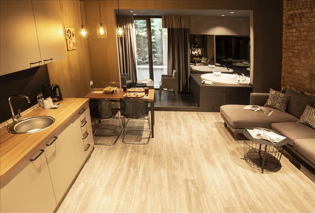 İstanbul Ataşehir'de Merkezi Konumda, Jakuzili, Kiralık Suit-16273