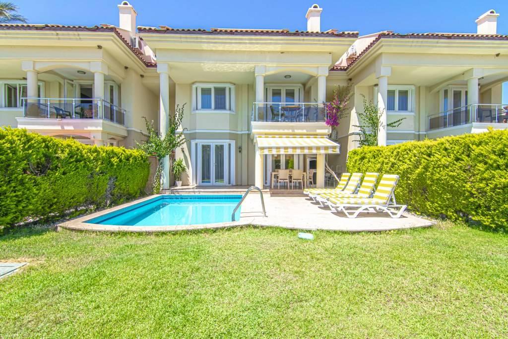 Fethiye'de Denize Sıfır Konumda, Ortak ve Özel Havuzlu, Yazlık Villa-29574
