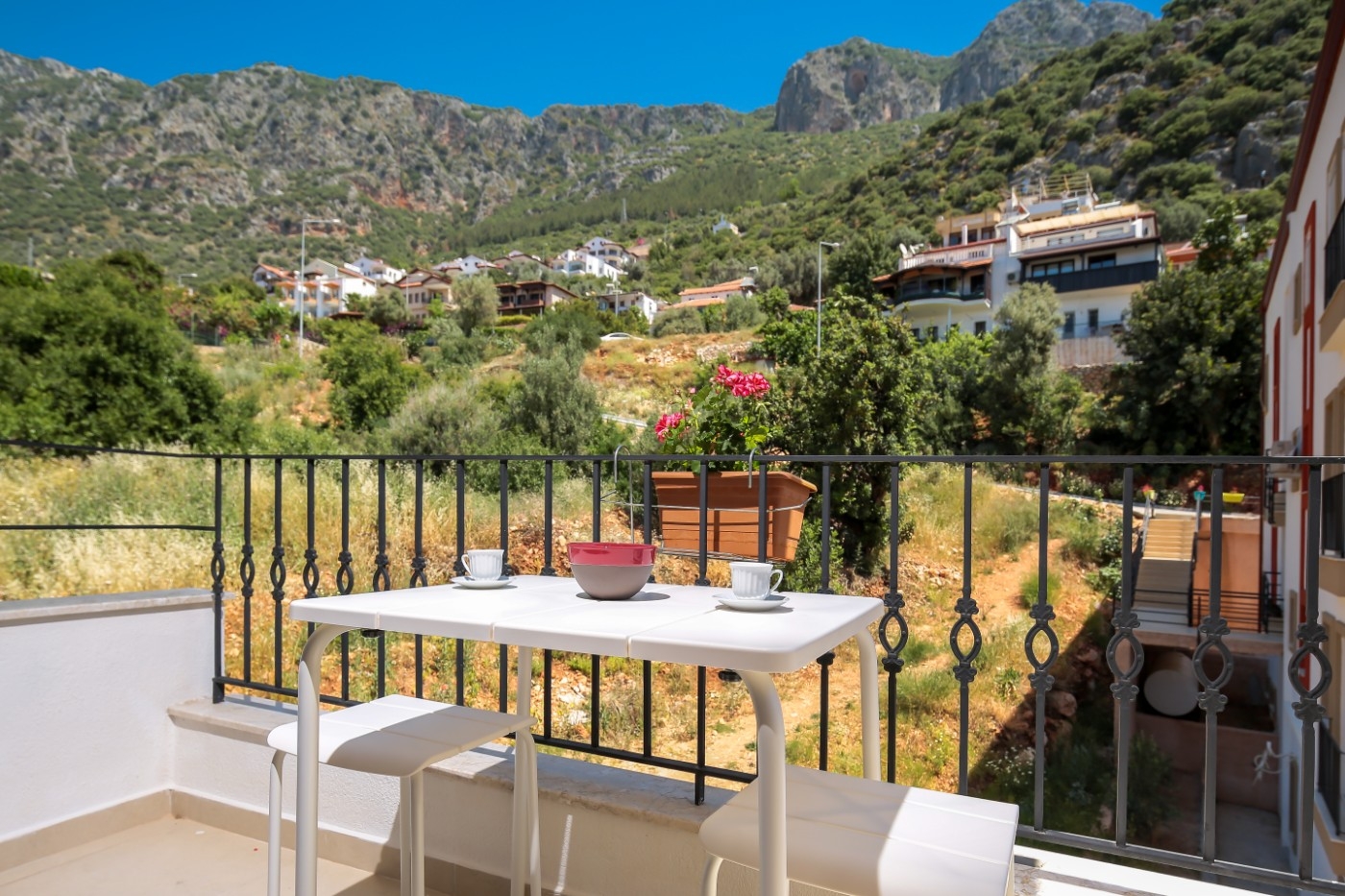 Kaş Andifli'de Merkezi Konuma Sahip, 3 Kişilik, Konforlu Suit