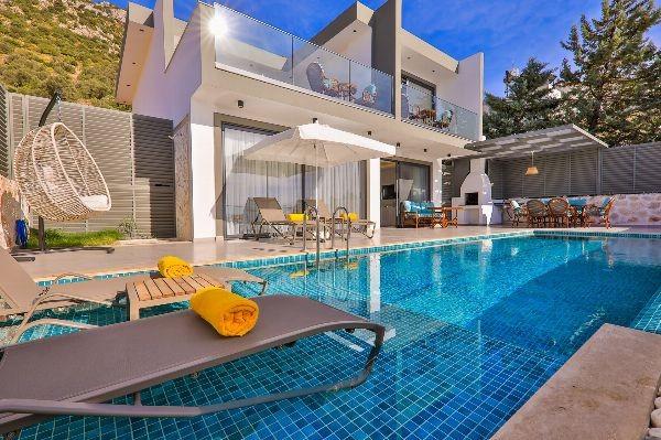 Kaş Bezirgan'da Enfes Deniz Manzaralı, Özel Havuzlu, Konforlu Villa-19522