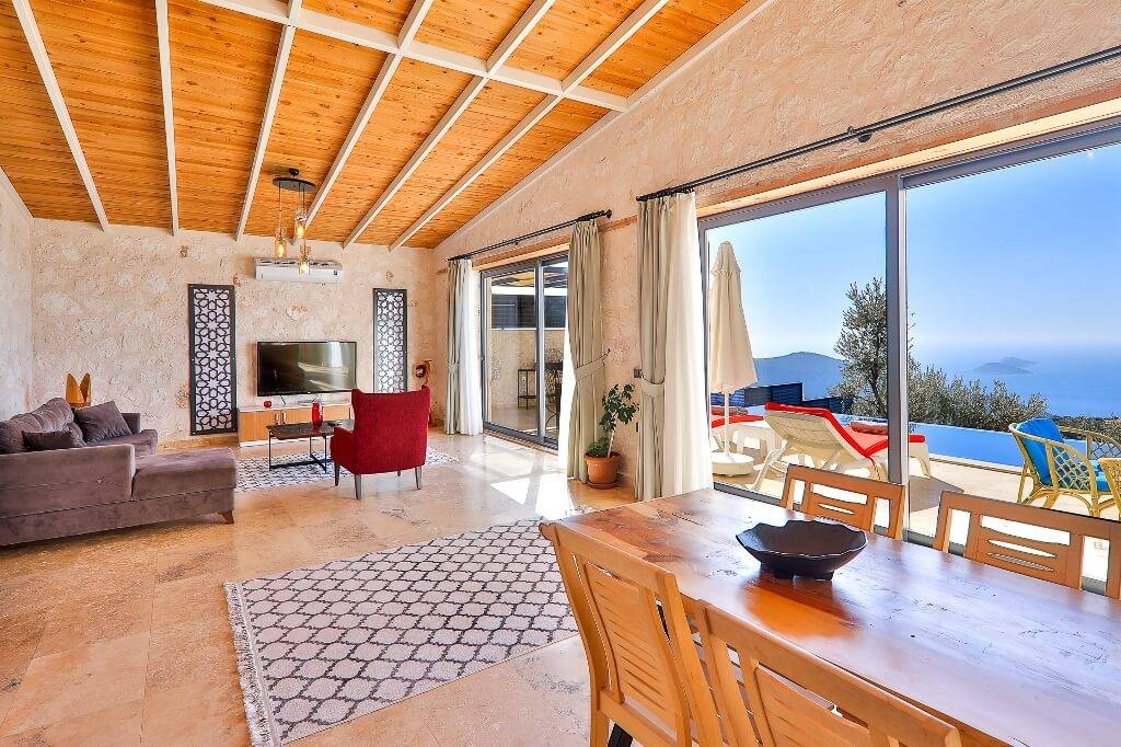 Kaş Bezirgan'da Deniz Manzaralı, Kapalı Havuzlu, Jakuzili Villa