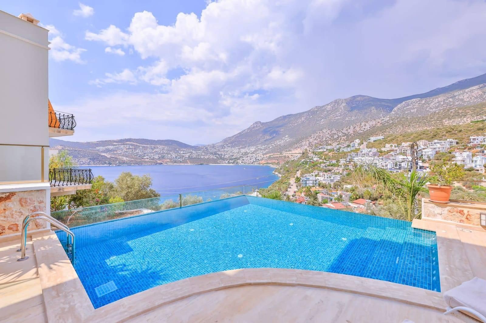 Kaş Kalkan'da Muhteşem Deniz Manzaralı, Özel Havuzlu, Geniş Villa-27244