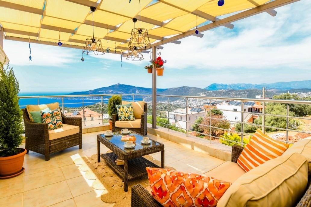 Kaş Bezirgan'da Muhteşem Deniz Manzaralı, Özel Havuzlu, Tripleks Villa-18279