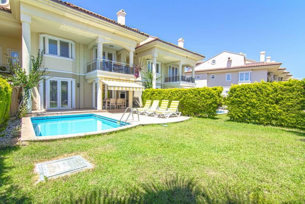 Fethiye'de Denize Sıfır Konumda, Ortak ve Özel Havuzlu, Yazlık Villa-29574
