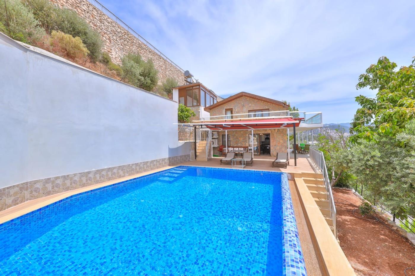 Kaş Andifli'de Limana Yürüme Mesafesinde, Isıtmalı Havuzlu, Şık Villa-19684