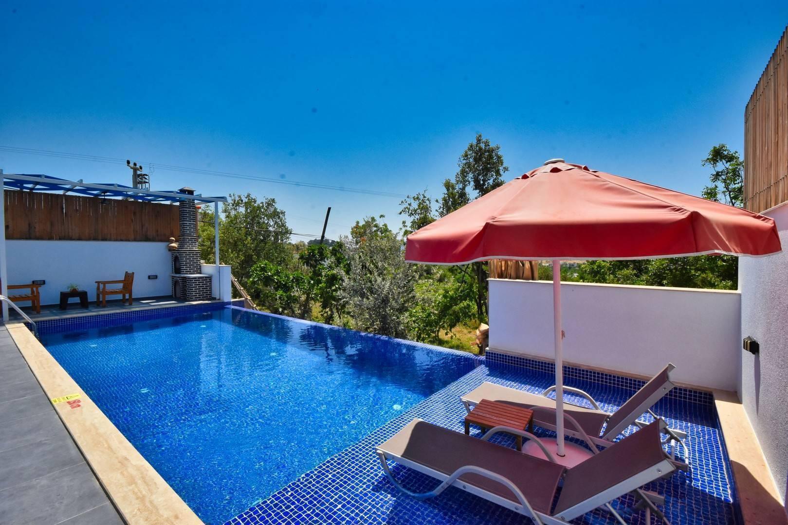 Kaş Üzümlü'de Balayı Çiftlerine Uygun, Özel Havuzlu, Korunaklı Villa-30316