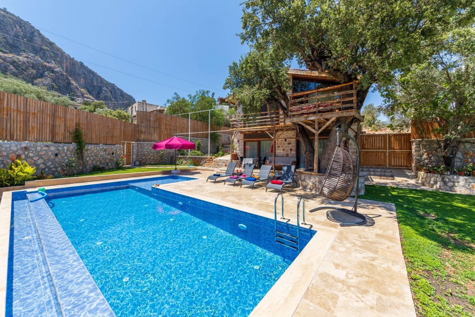 Kaş Bezirgan'da Geniş Bahçeli, Özel Havuzlu, 4 Kişilik, Taş Villa-28101