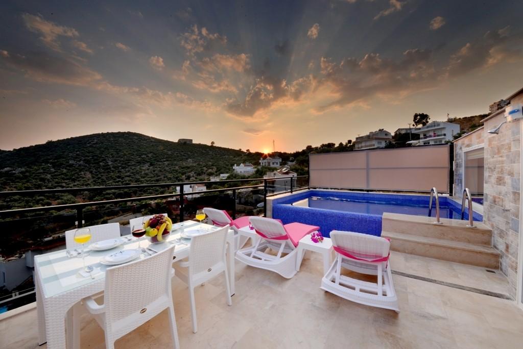 Kaş Kalkan'da Deniz Manzaralı, Özel Havuzlu, Konforlu Villa-13016
