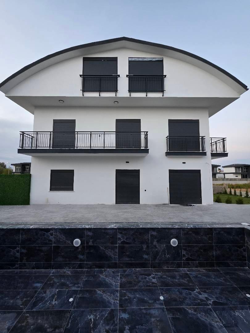 Serik Kadriye'de Kalabalık Ailelere Uygun, Özel Havuzlu, Şık Villa-43760