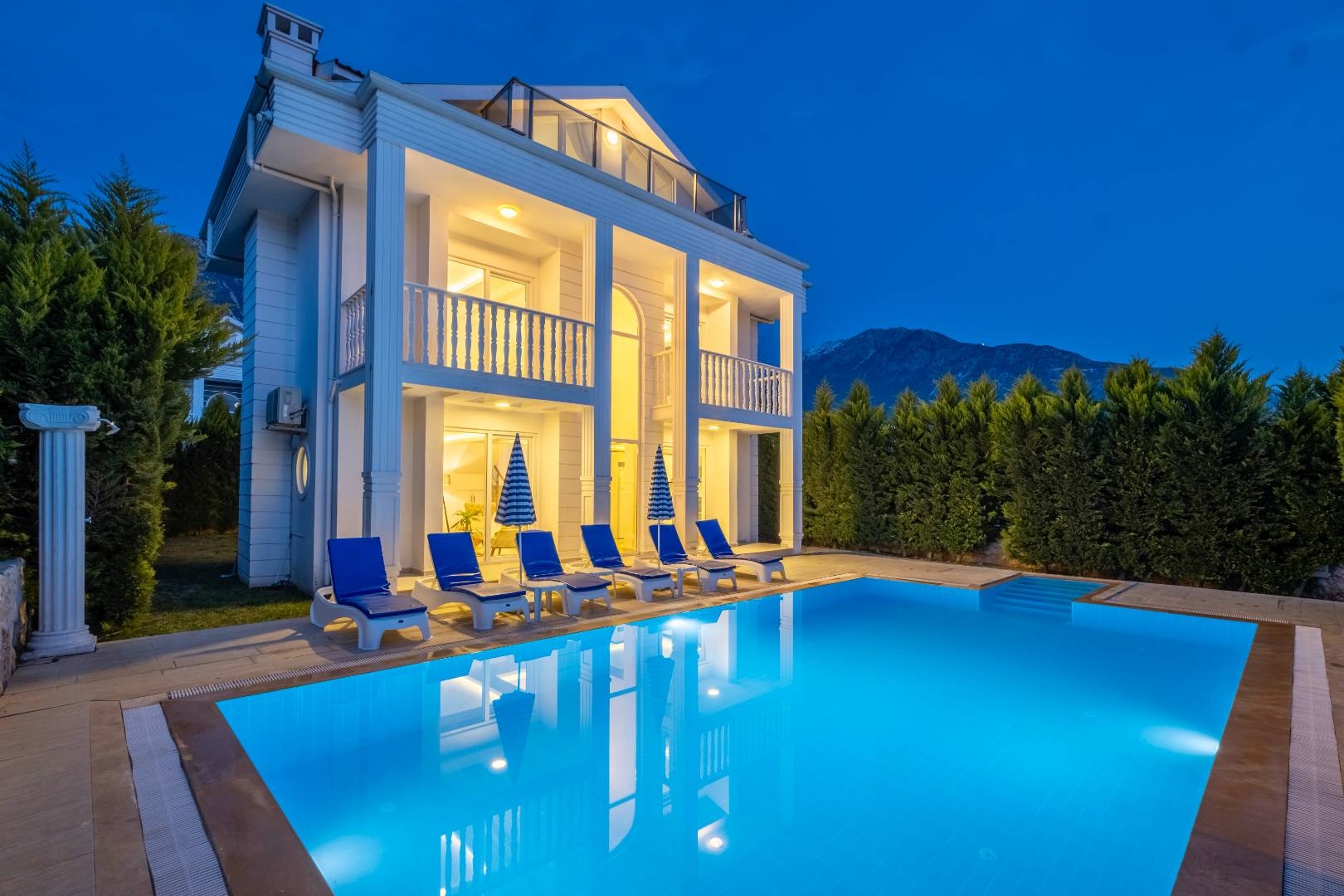 Fethiye Ölüdeniz'de Geniş Ailelere Uygun, Özel Havuzlu, Bahçeli Villa
