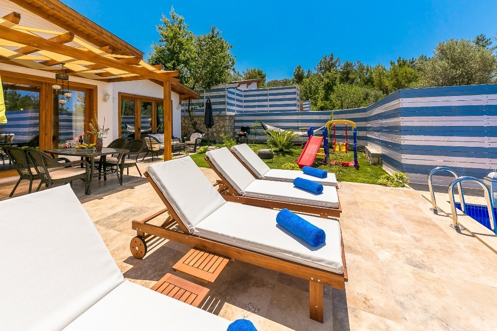 Kaş İslamlar'da Doğa Manzaralı, Özel Havuzlu, Konforlu Villa