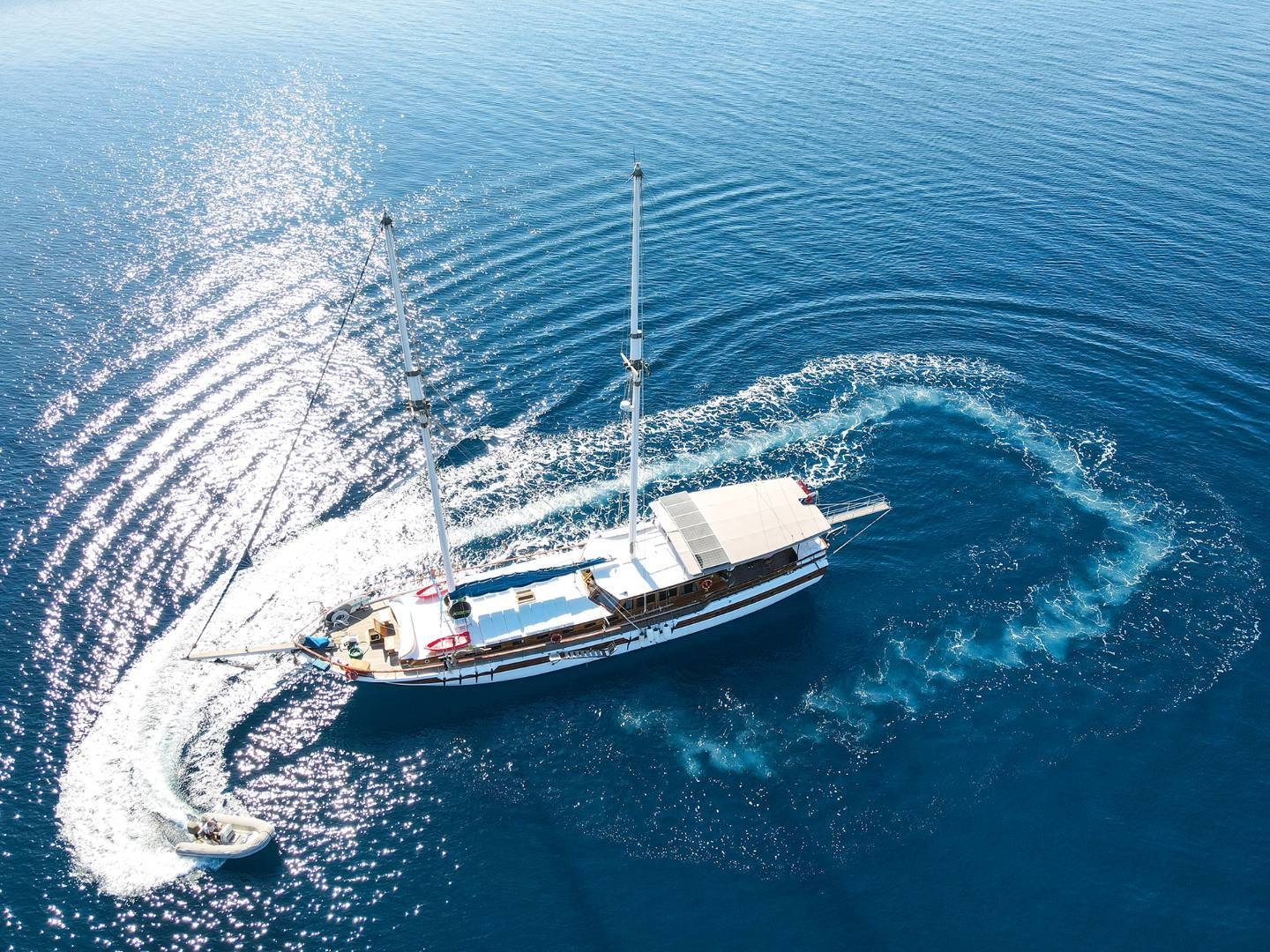 Bodrum Limanı'nda Eşsiz Sonsuzluğa Uzanacağınız, 18 Kişilik Gulet