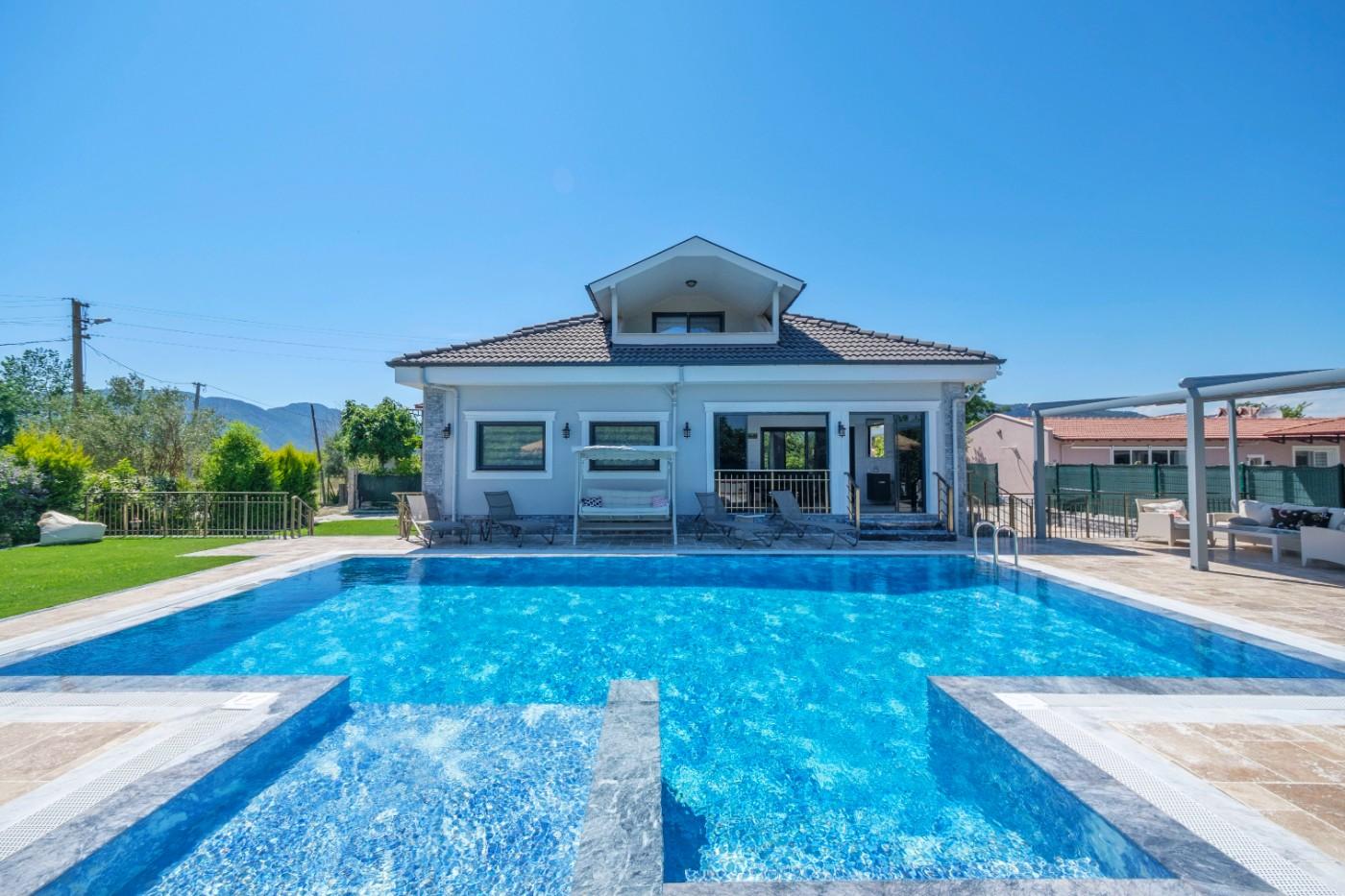 Muğla Ortaca'da Doğa Manzaralı, Özel Havuzlu, Kiralık Villa-21042