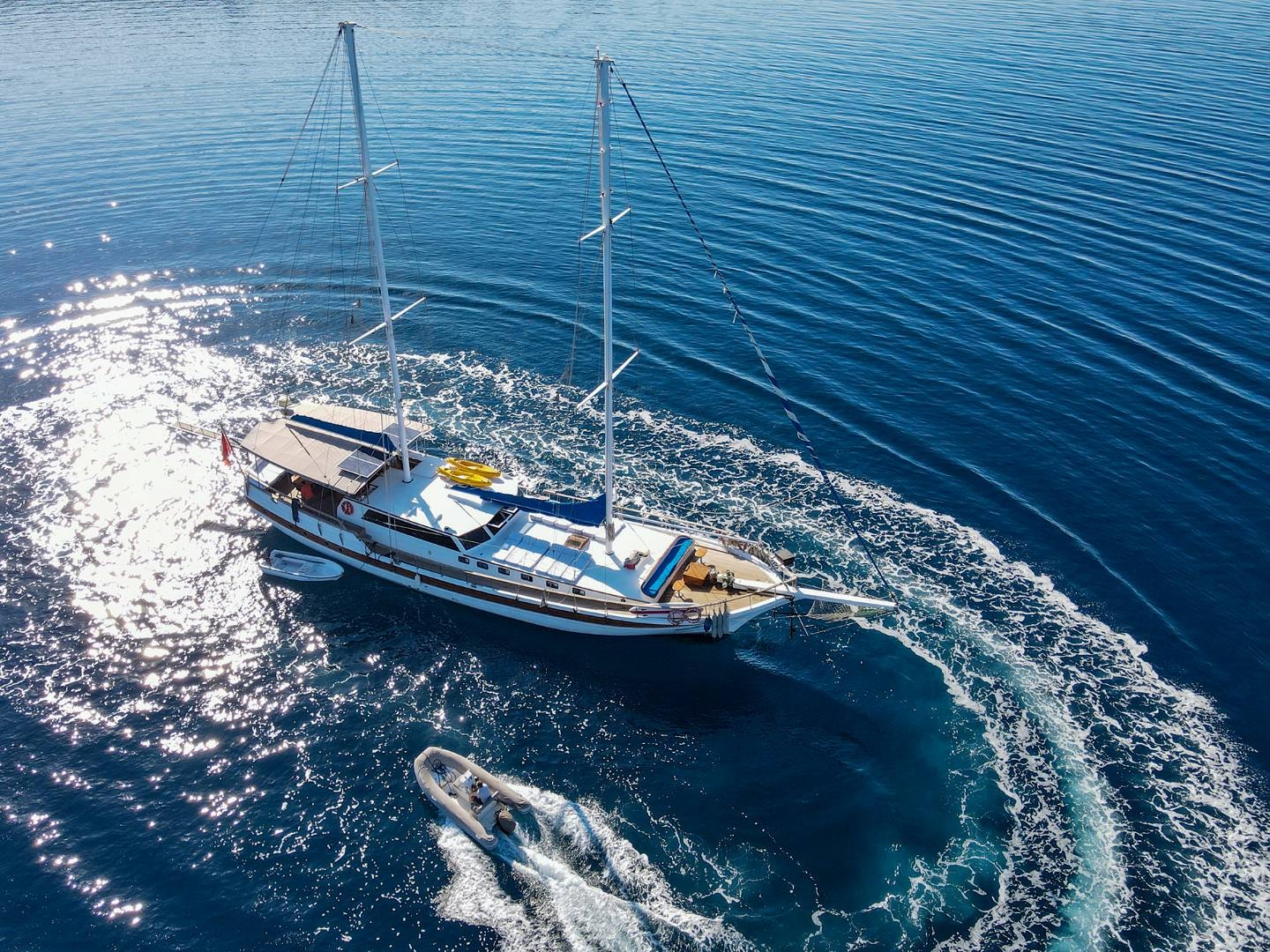 Bodrum'da Huzur Vaat Eden Maviliklerde, Kalabalık Gruplara Özel Gulet