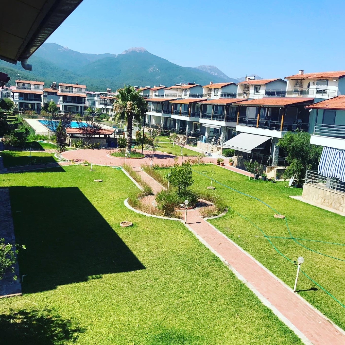 Kuşadası Güzelçamlı'da Sahile Yakın, Olimpik Havuzlu, Geniş Villa