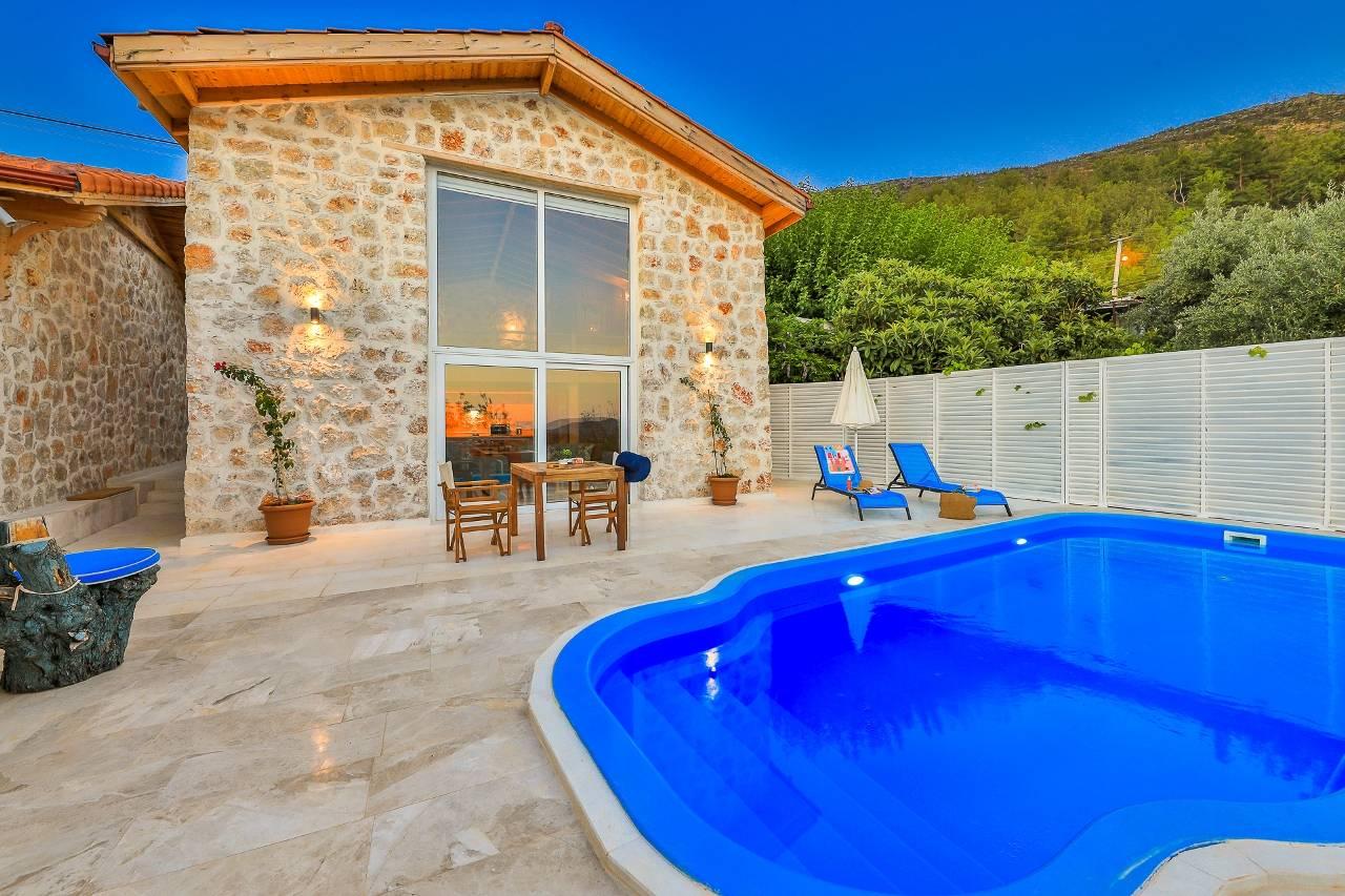 Kaş Üzümlü'de Doğa İle İç İçe, Özel Havuzlu, Lüks Taş Villa-28660