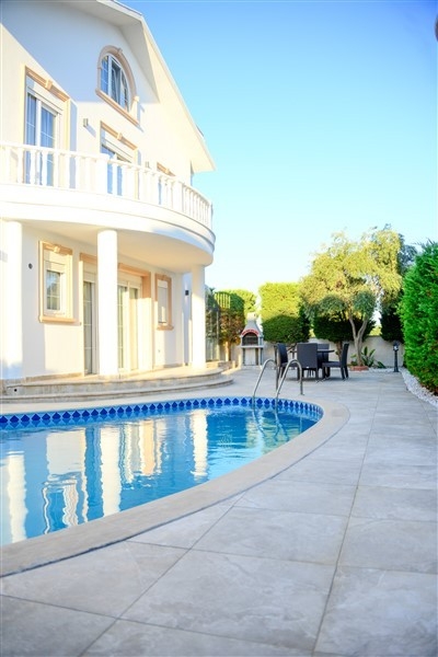Serik Belek'te Denize Yakın, Özel Havuzlu, Sauna ve Hamamlı Villa