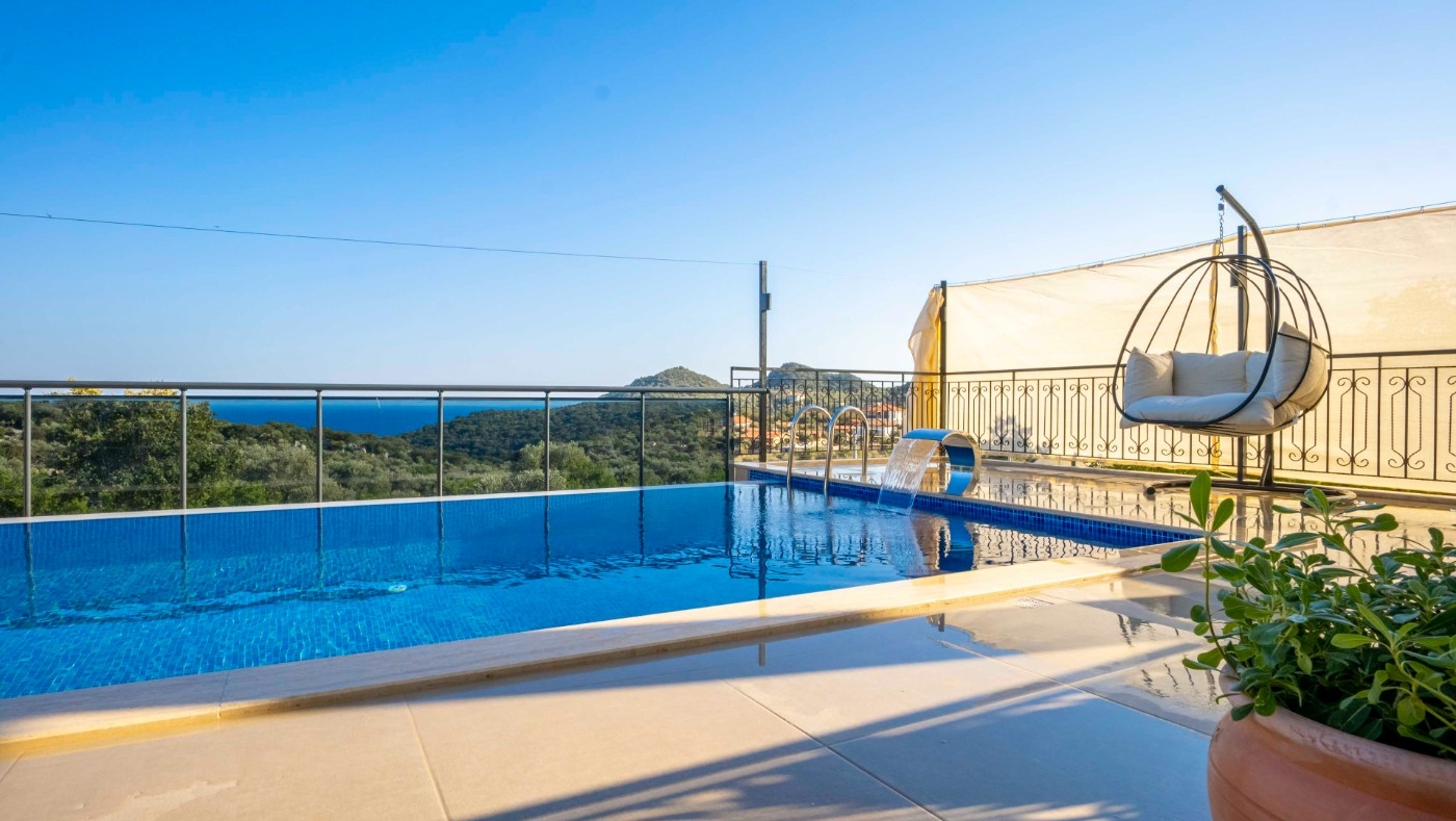 Kaş Belenli'de Deniz Manzaralı, Özel Havuzlu, Lüks Villa