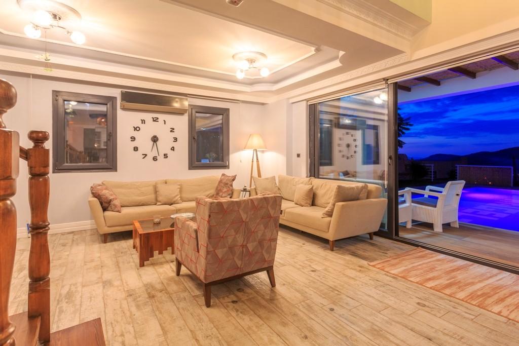 Fethiye Ölüdeniz'de Vadi Manzaralı, Özel Havuzlu, Modern Kiralık Villa-18042