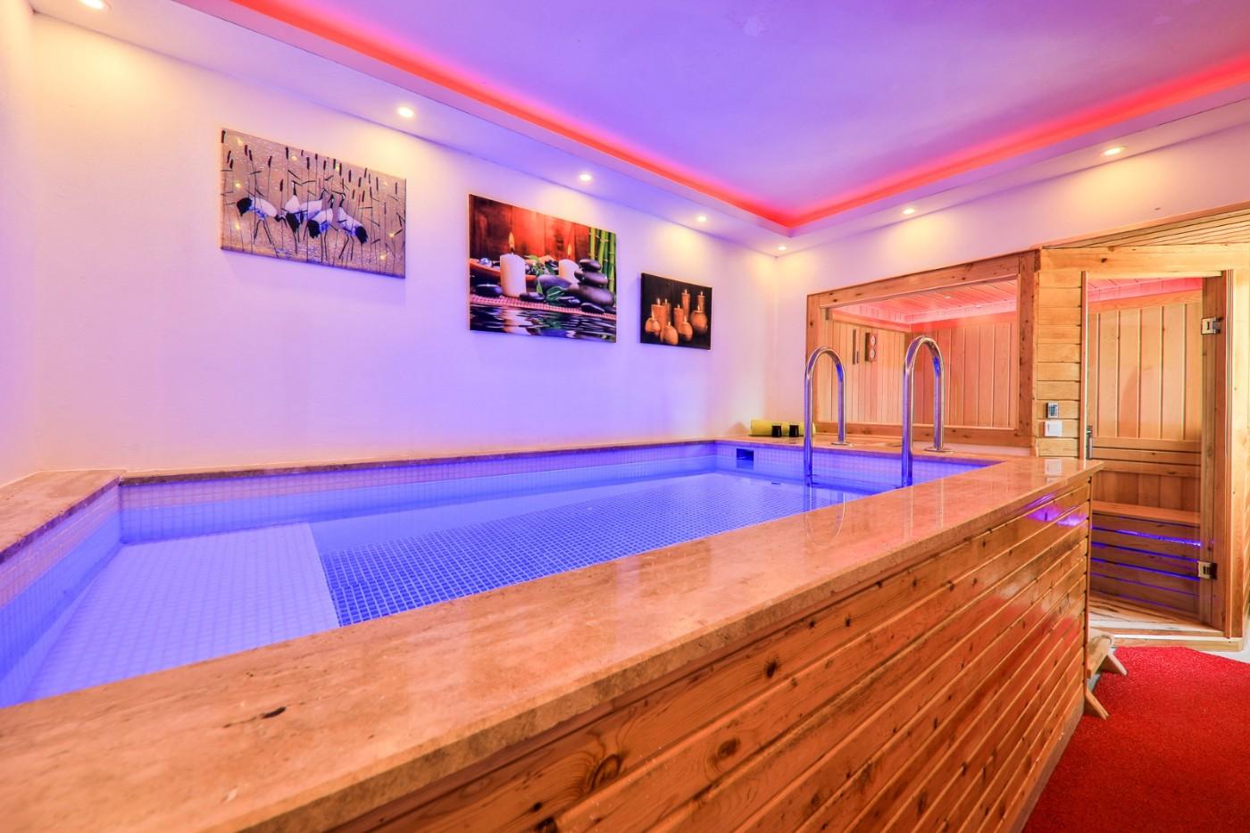 Kaş Patara'da Geniş Bahçeli, Isıtma Havuzlu, Saunalı, Jakuzili Villa-20871