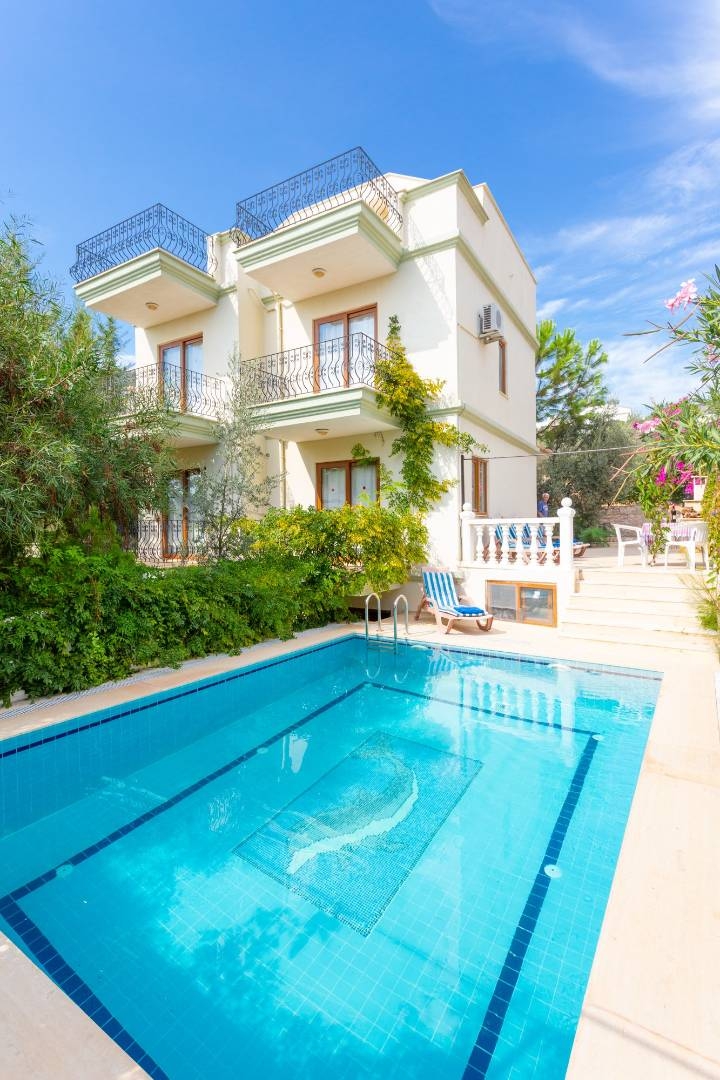 Kaş Kalkan'da Deniz Manzaralı, Özel Havuzlu, Şık Villa