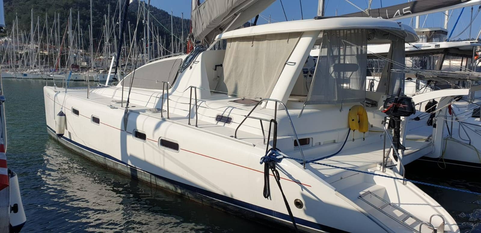Muğla'da Engin Denizlerde, Mavi Dünyaya Açılmak İçin, Şık Katamaran