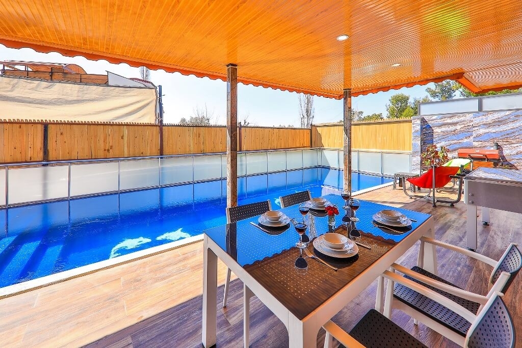 Kaş İslamlar'da Lüks ve Deniz Manzaralı, Özel Havuzlu, Modern Villa