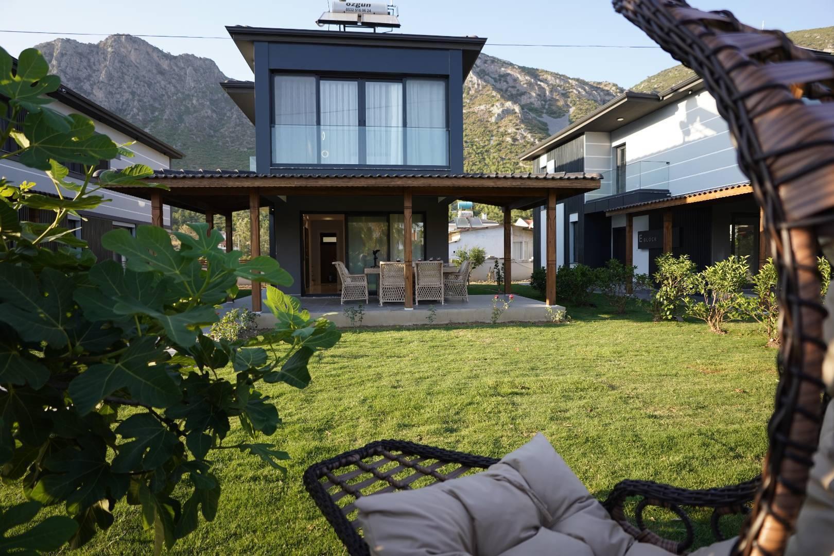 Muğla Milas'ta Doğanın İçerisinde, Sakin Konumda, Lüks Kiralık Villa-28389