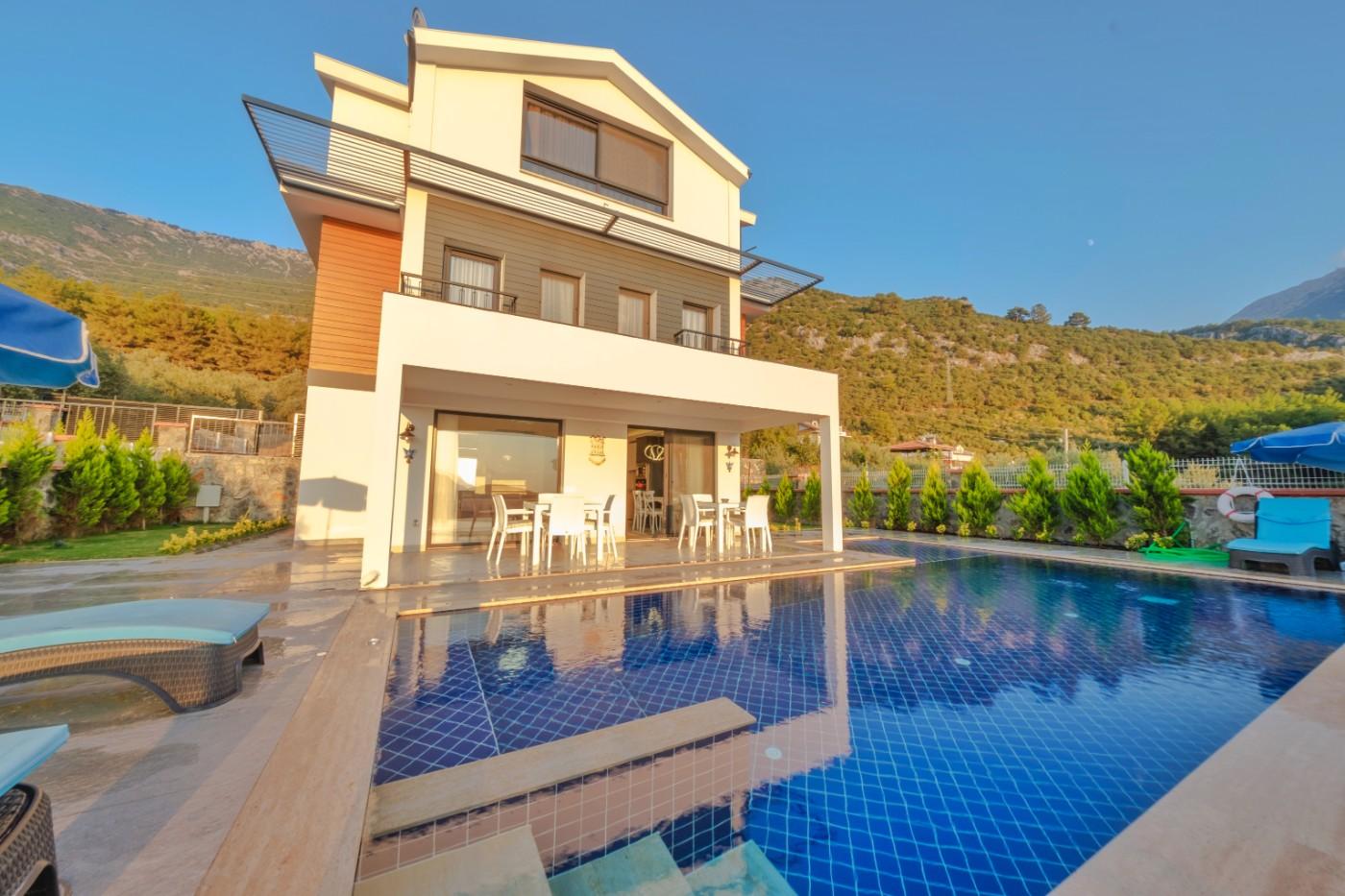 Ölüdeniz'de Modern Mimarili, Özel Havuzlu, Jakuzili, Kiralık Villa-20229