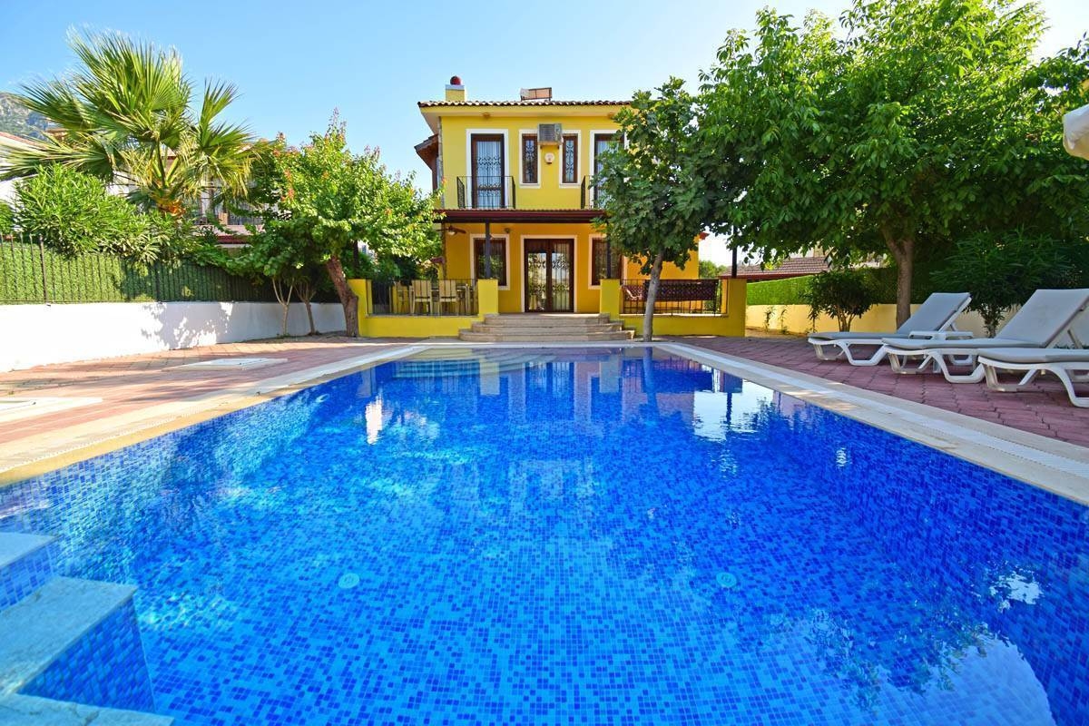 Fethiye Ölüdeniz'de Plaja Yakın, Özel Havuzlu, Yazlık Villa
