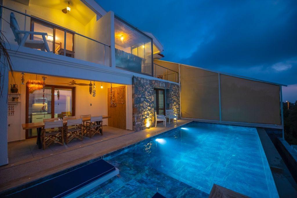 Fethiye Faralya'da Eşsiz Deniz Manzaralı, Sonsuzluk Havuzlu, Şık Villa-22730