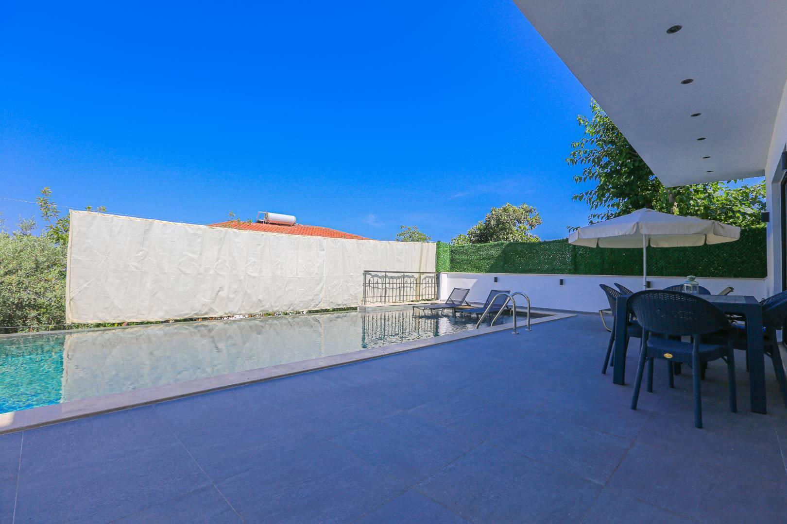 Kaş Üzümlü'de Özel Havuzlu, Jakuzili, 5 Kişilik, Kiralık Villa-27522