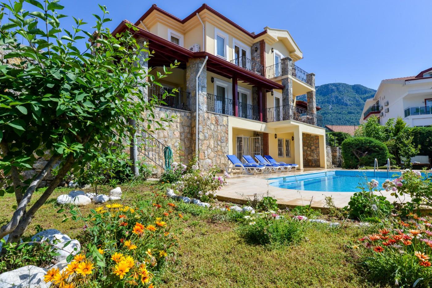 Fethiye Ölüdeniz'de Şehrin Gürültüsünden Uzak, Özel Havuzlu, 5+1 Villa-16227