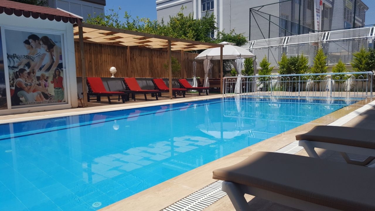 Konyaaltı Gürsu'da Plaja Yakın Konumda, Özel Havuzlu, Kiralık Suit