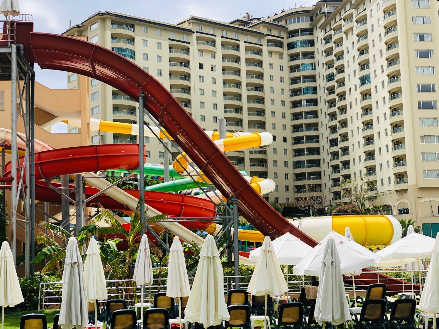 Alanya'da Sosyal Tesis İçerisinde, Ortak Havuzlu, 1+1 Suit