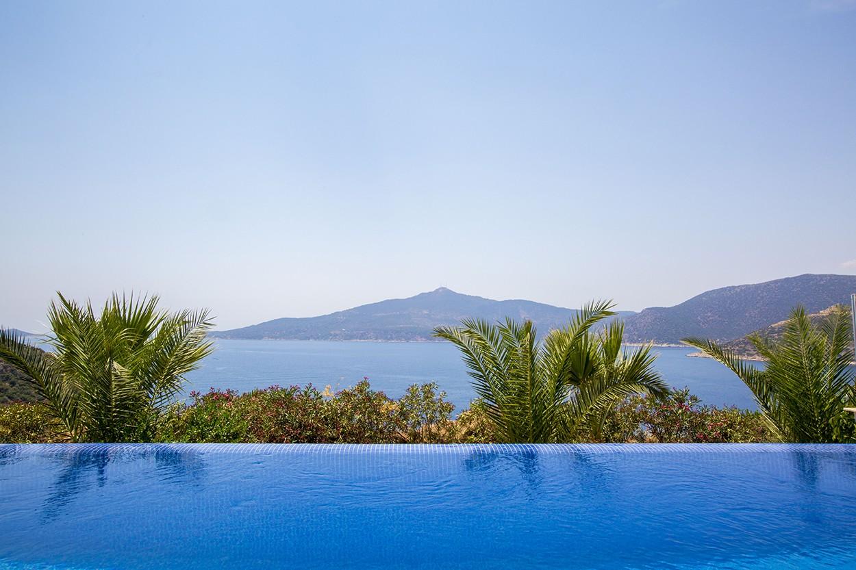 Kalkan'da Göz Alıcı Deniz Manzaralı, Özel Havuzlu, Şık Villa-14907