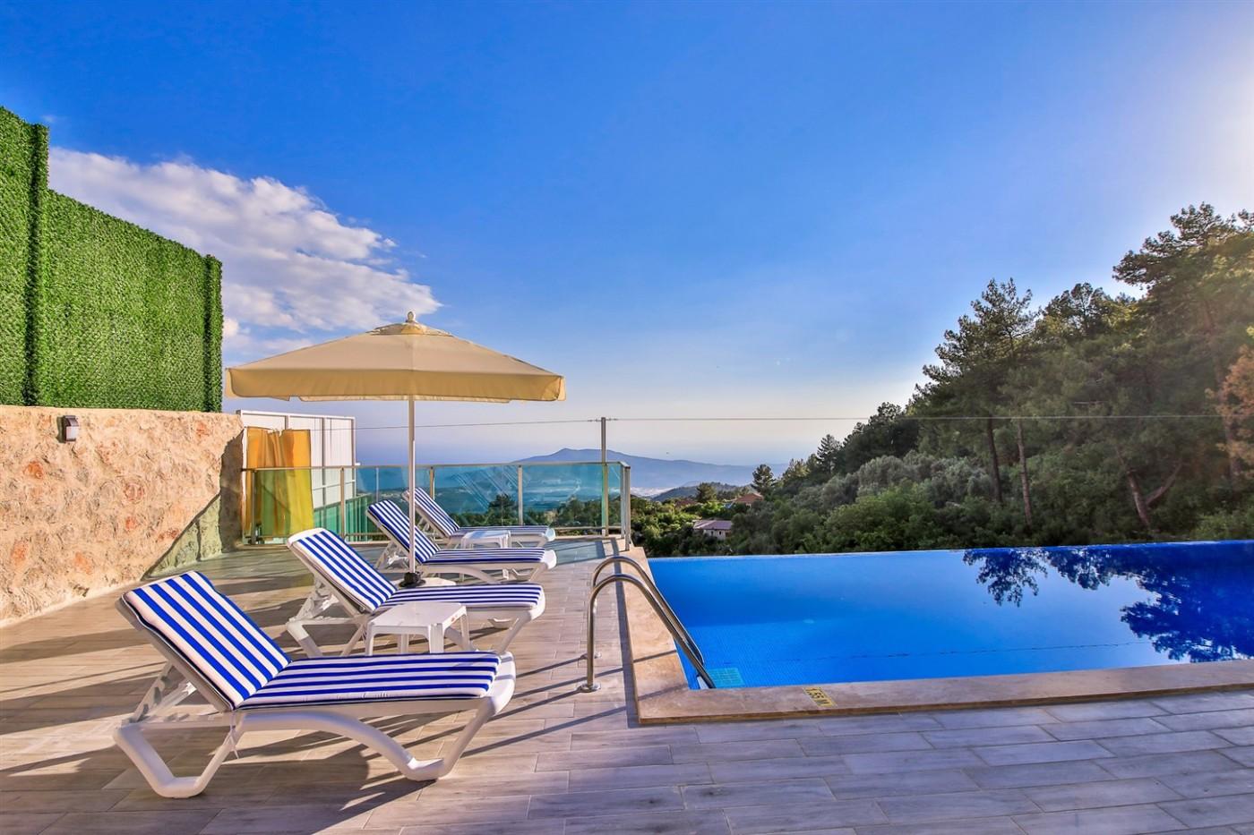 Kaş İslamlar'da Muhteşem Doğa Manzaralı, Özel Havuzlu, Şık Villa-12315