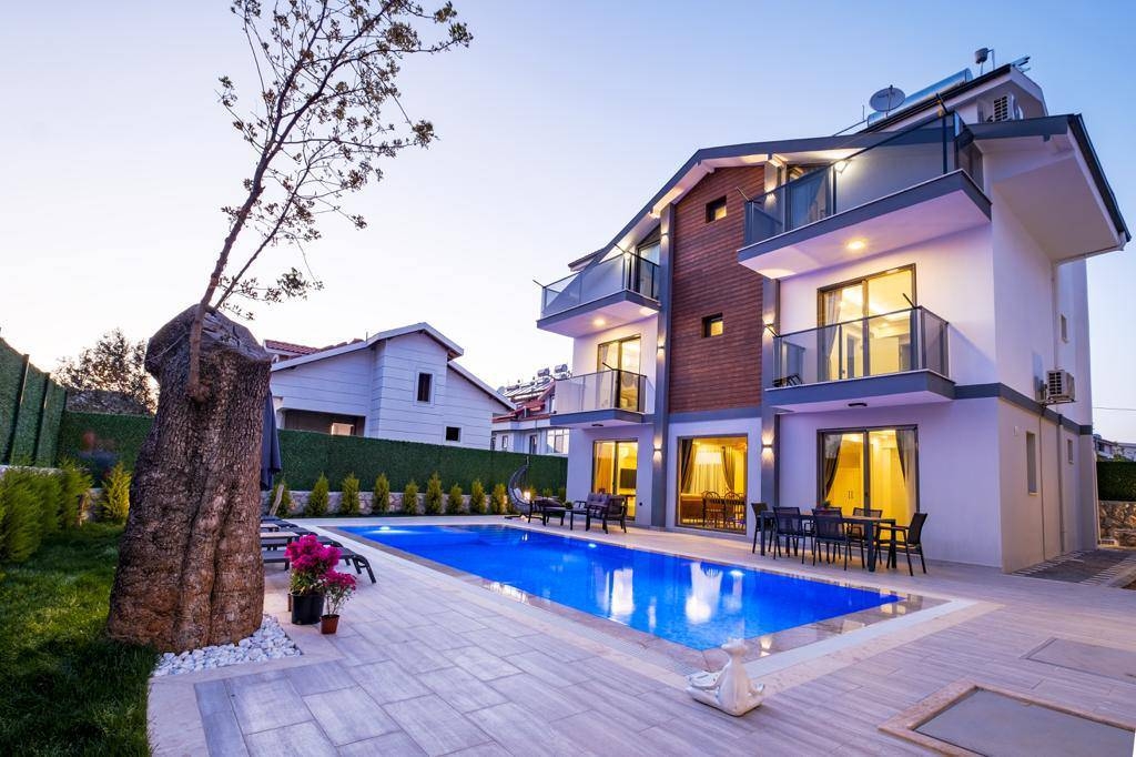 Fethiye'de Ferah Bahçeli, Özel Havuzlu, Jakuzili Villa