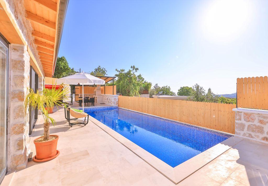 Kalkan İslamlar'da Doğa Manzaralı, Özel Havuzlu, Taş Mimarili Villa-22768