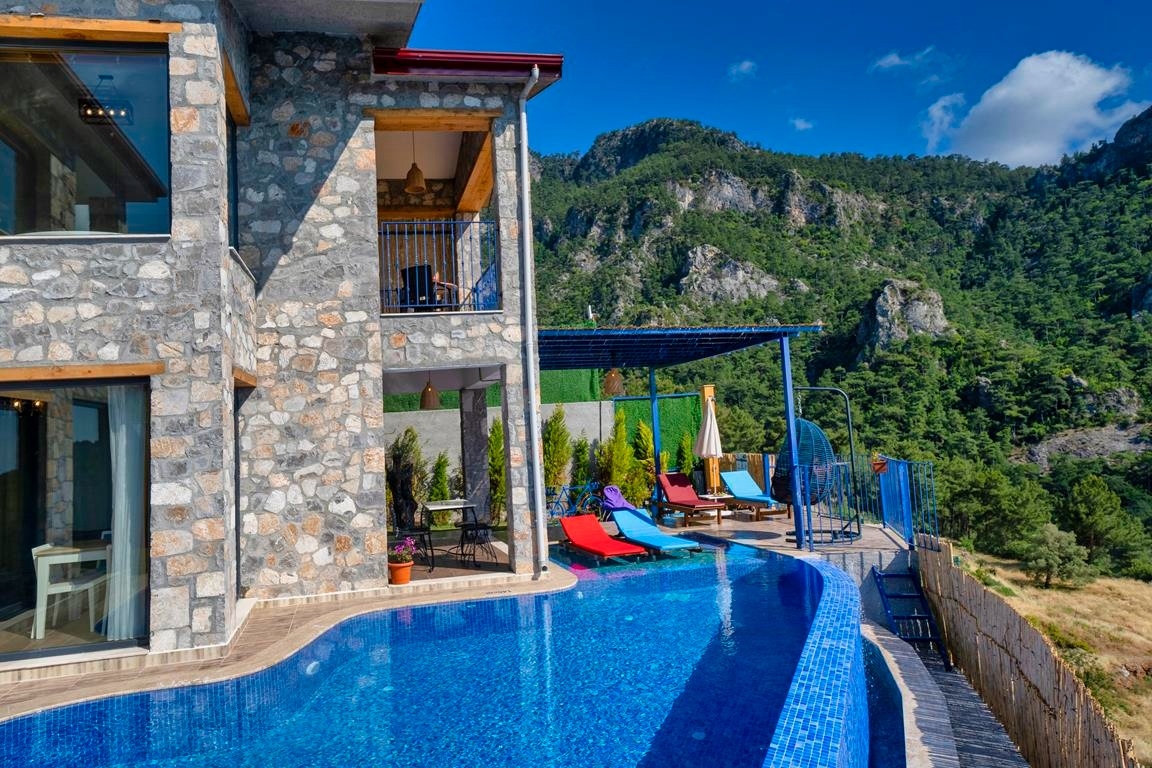 Fethiye Karaağaç'ta Deniz ve Doğa Manzaralı, Özel Havuzlu, Lüks Villa