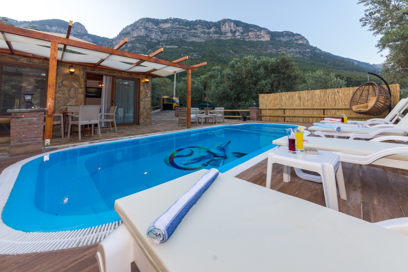 Muğla Menteşe'de Gözlerden Uzak, Özel Havuzlu, Konforlu Villa