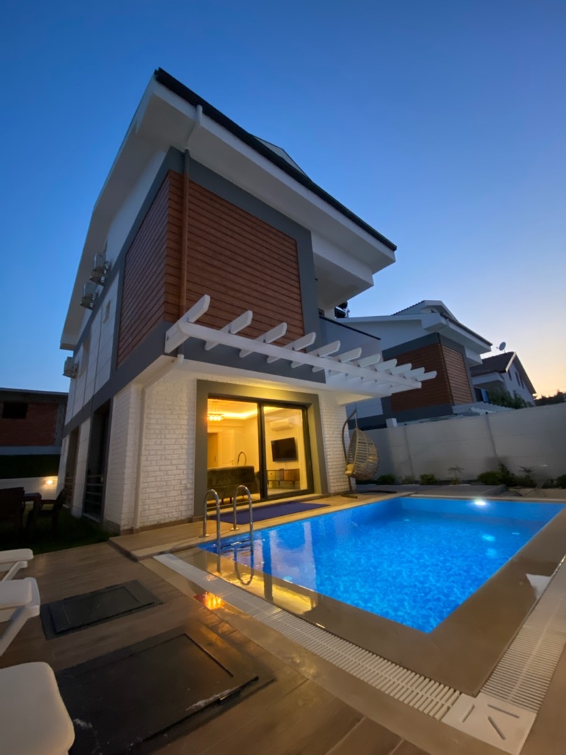 Fethiye Karagedik'te Geniş Ailelere Uygun, Özel Havuzlu, Şık Villa