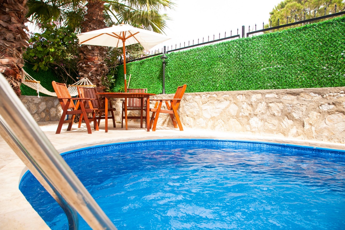 Muğla Datça'da Merkezi Konumda, Özel Havuzlu, Konforlu Villa