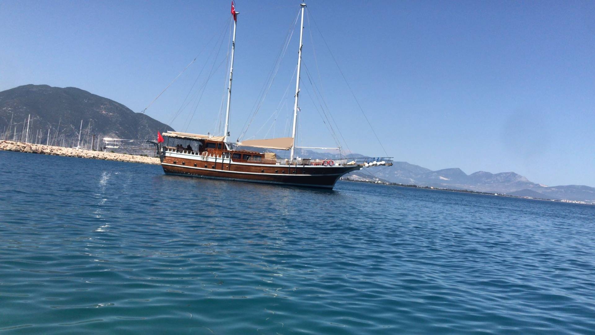 Muğla Fethiye'de 5 Kabinli, 10 Kişilik, Kaptanlı Kiralık Gulet
