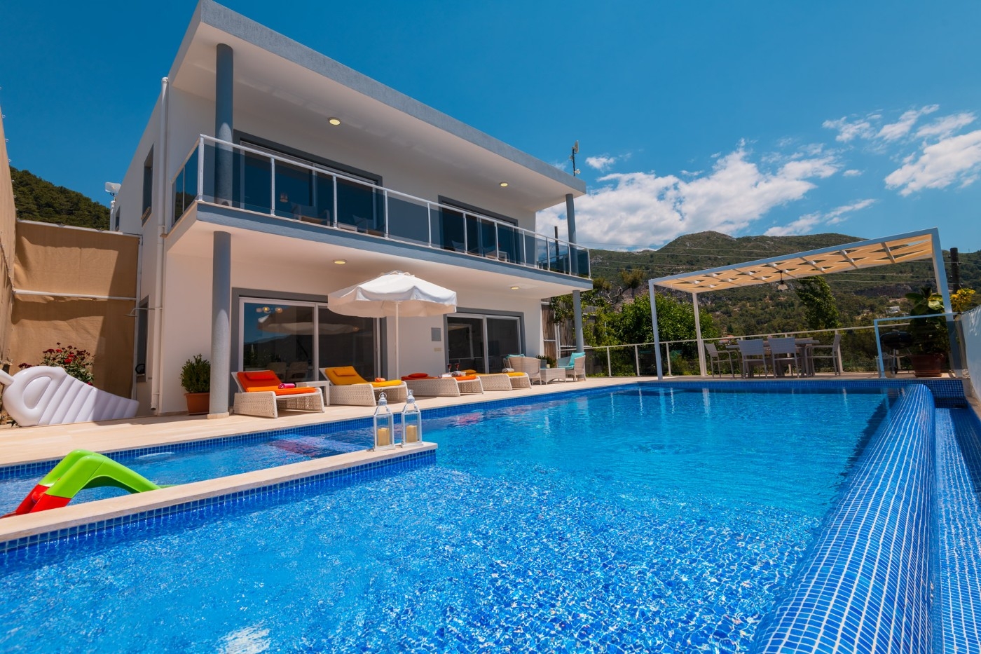 Kaş Kalkan'da Panoramik Deniz Manzaralı, Özel Havuzlu, Konforlu Villa