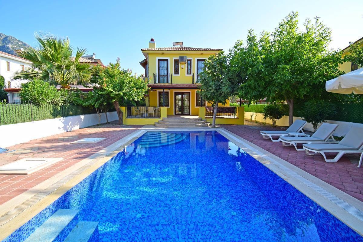 Fethiye Ölüdeniz'de Plaja Yakın, Özel Havuzlu, Yazlık Villa