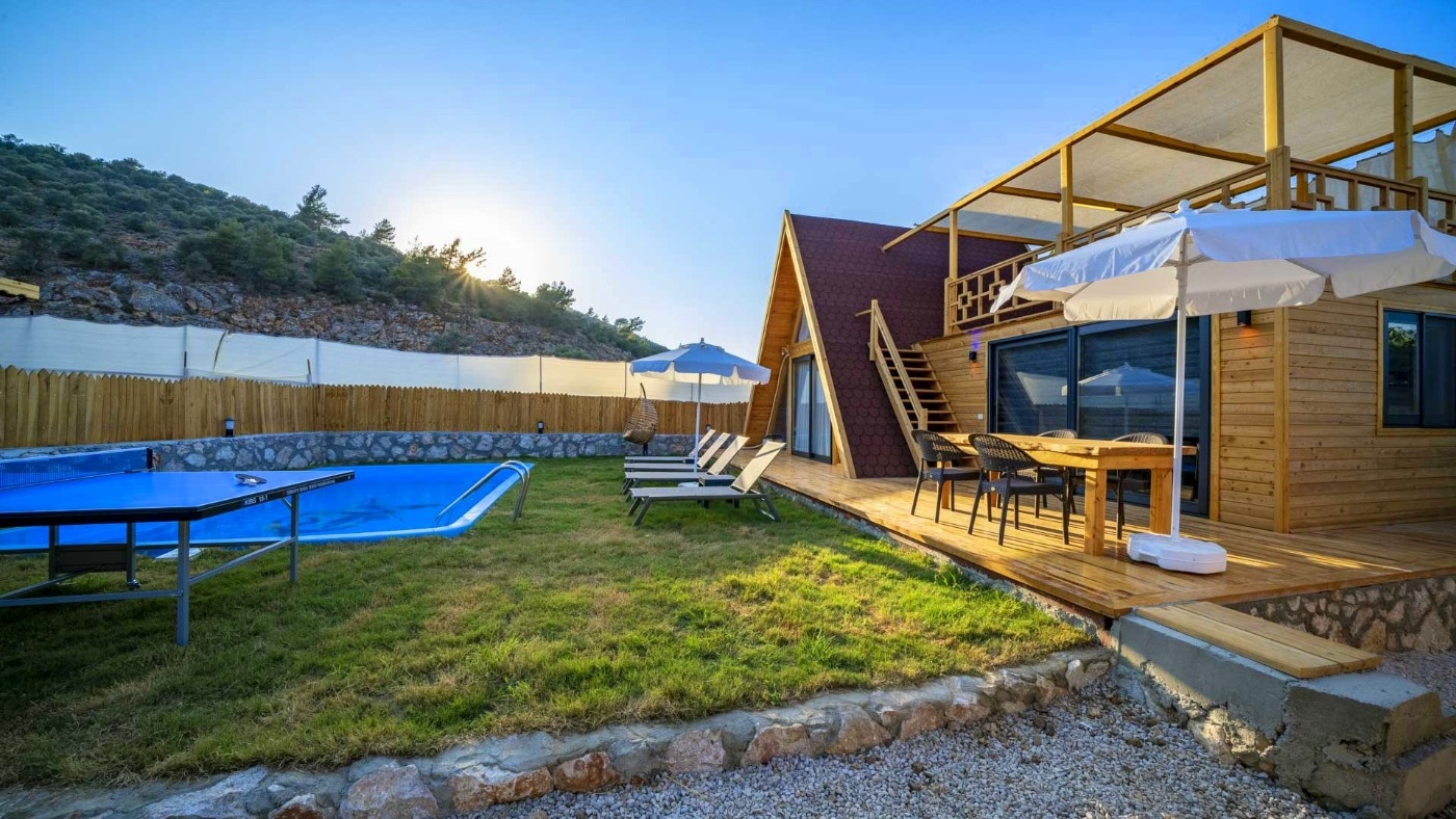 Kaş Yeşilköy'de Balayı Çiftlerine Uygun, Özel Havuzlu, Şık Villa