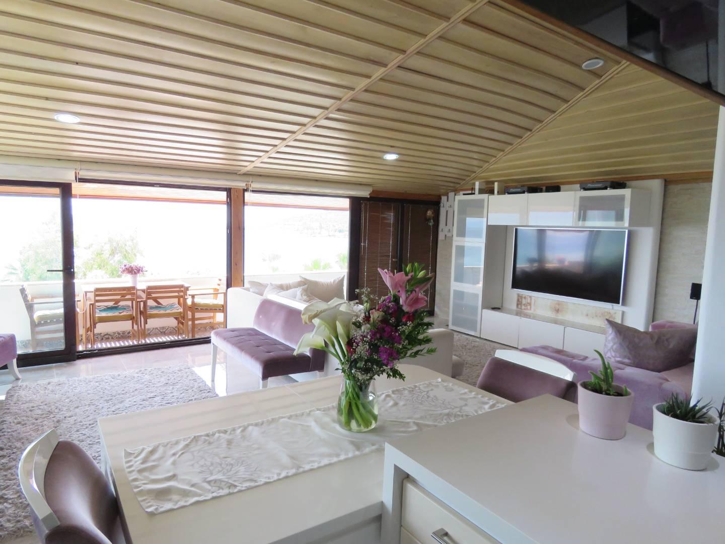 Datça İskele'de Denize Sıfır Konumda, Deniz Manzaralı, Kiralık Suit-28046