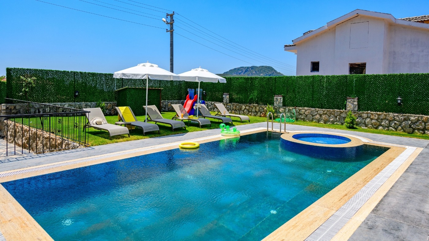 Fethiye Ölüdeniz'de Bahçeli, Özel Havuzlu, Yazlık Villa