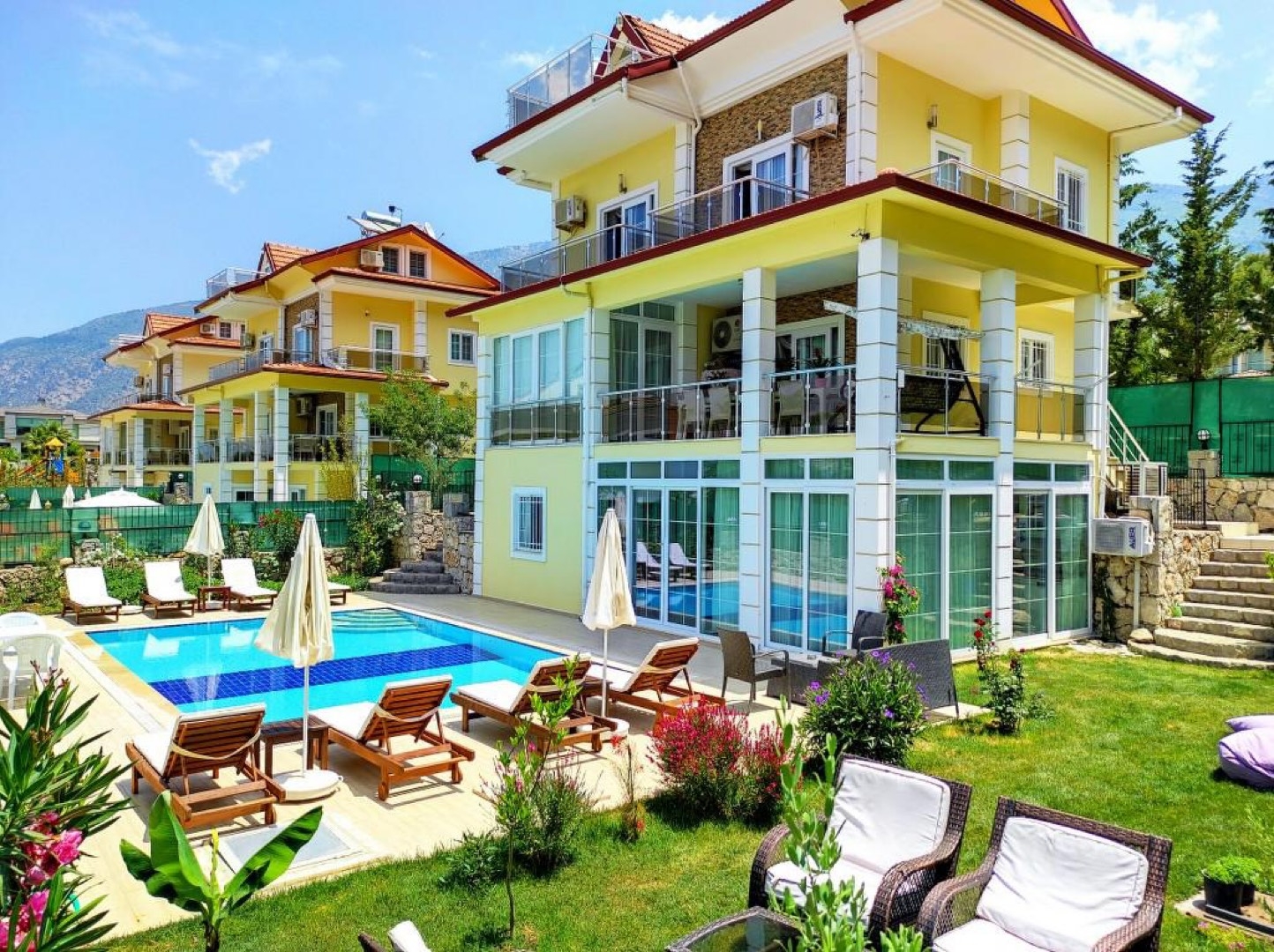 Fethiye Ölüdeniz'de Doğa İçerisinde, Enfes Tasarımlı, Şık Villa
